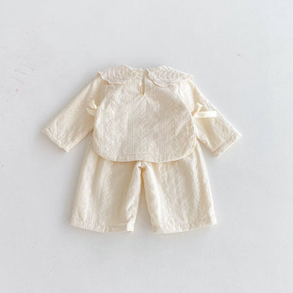 Ensemble Rétro-Chic : Blouse Dentelle & Pantalon Jacquard